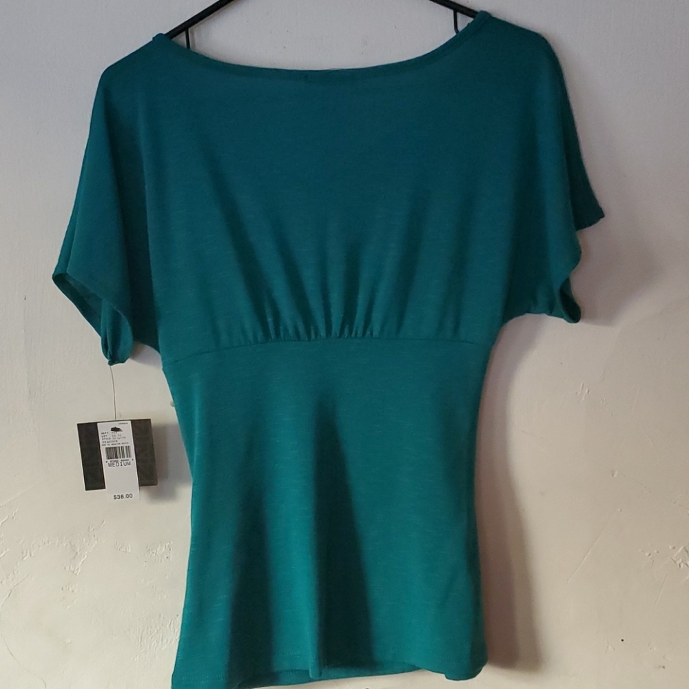 Beautiful blouse - Picture 4 of 4